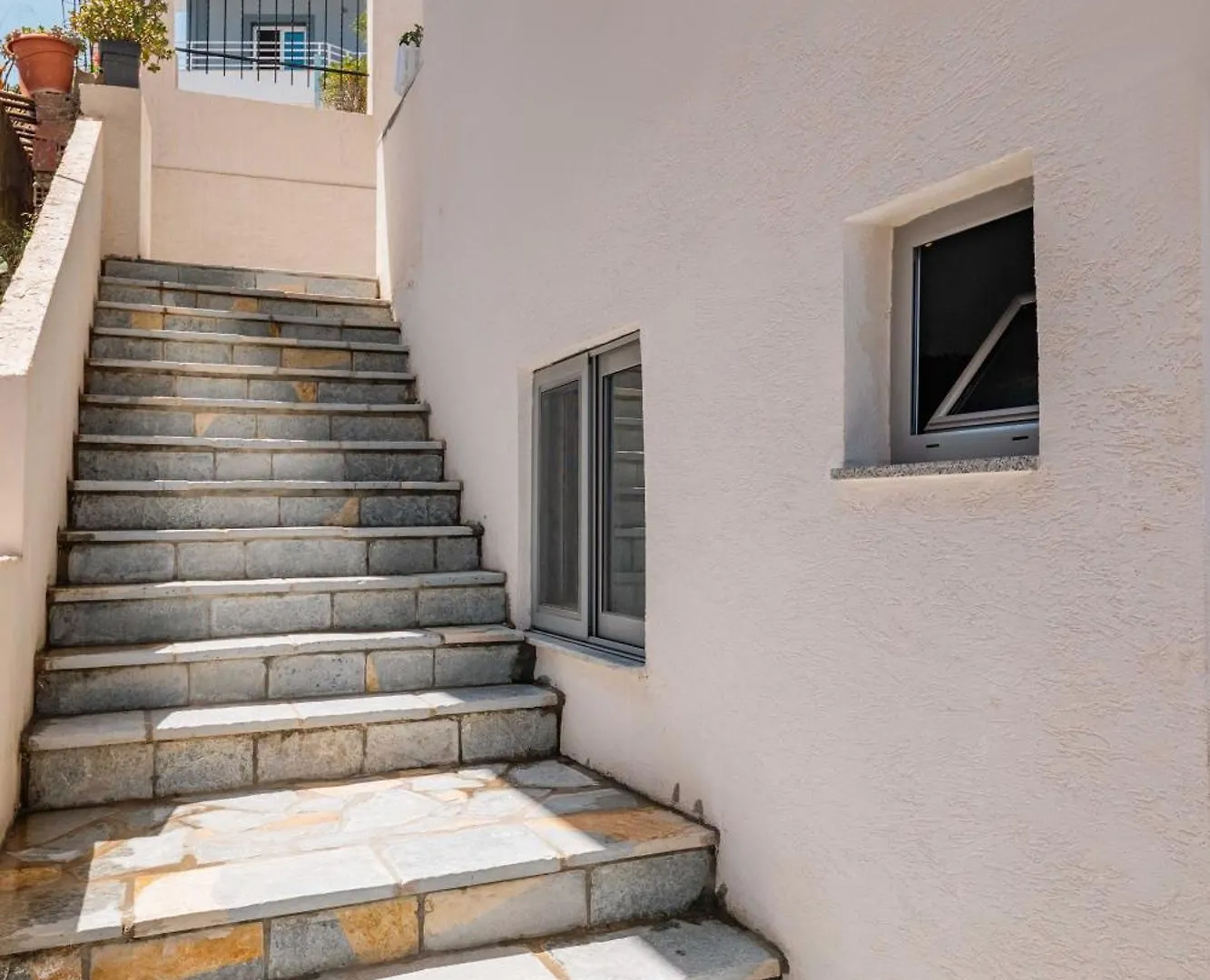 Bekim Apartments ساراندا